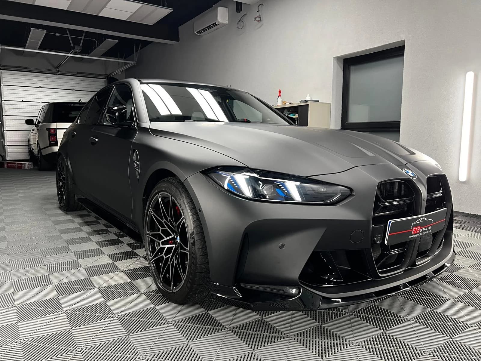 BMW Unghi Fata Stanga