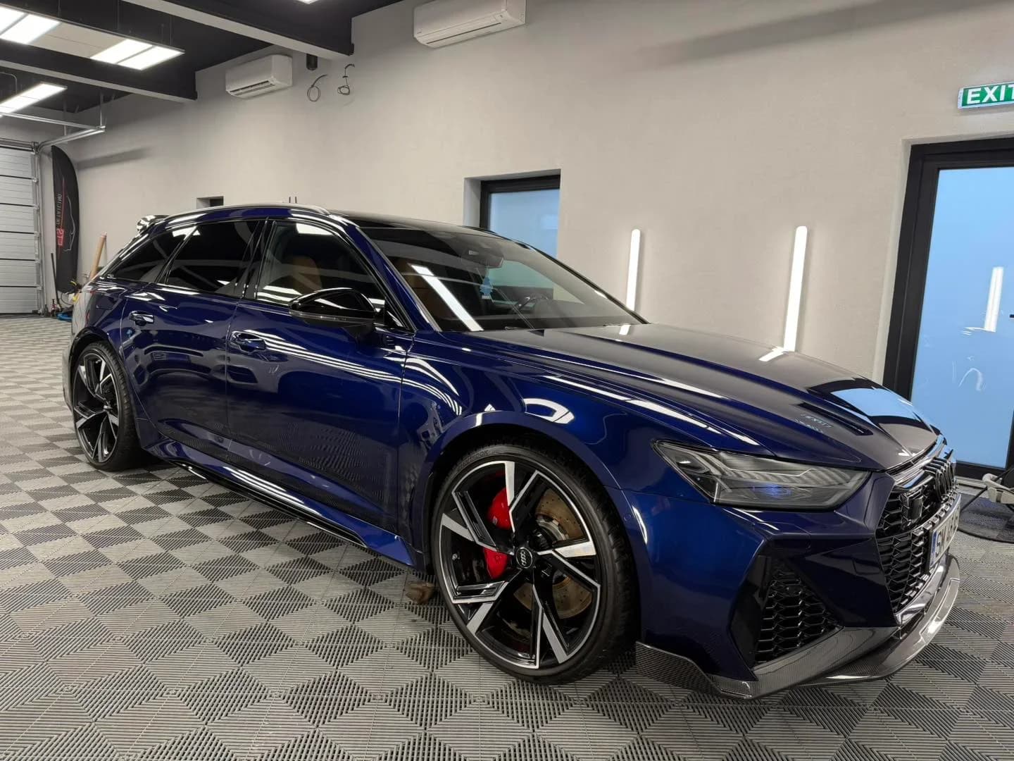 Audi RS 6 Avant in atelierul ETS Detailing pentru pachet complet de detailing interior si exterior profesional - Satu Mare.