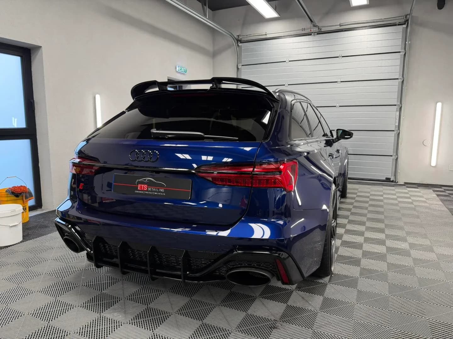 Poza spate Audi RS 6 Avant in atelierul ETS Detailing pentru pachet complet de detailing interior si exterior profesional - Satu Mare.