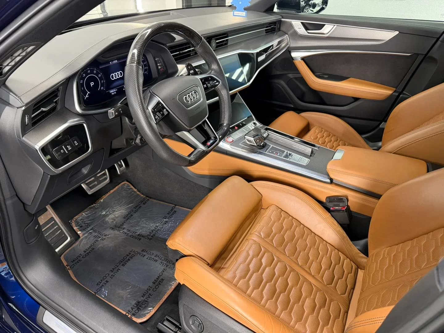 Poza interor Audi RS 6 Avant in atelierul ETS Detailing pentru pachet complet de detailing interior si exterior profesional - Satu Mare.