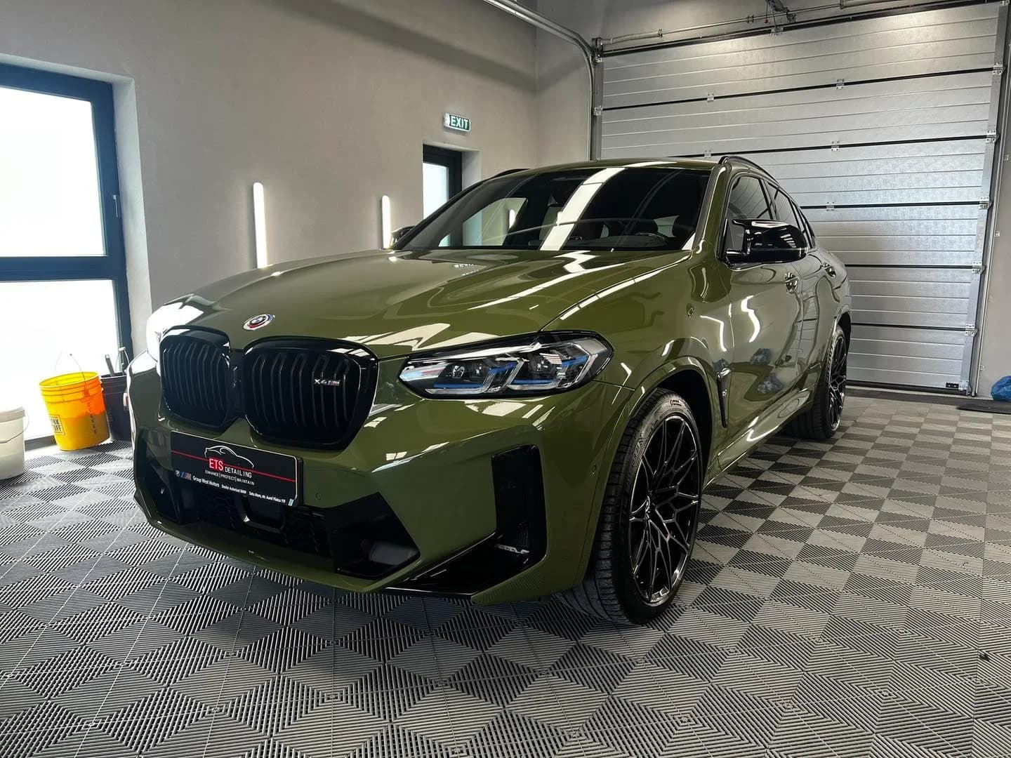 BMW X4M protejat cu folie PPF auto-regenerabila si tratament ceramic Krytex in atelierul ETS Detailing Satu Mare.