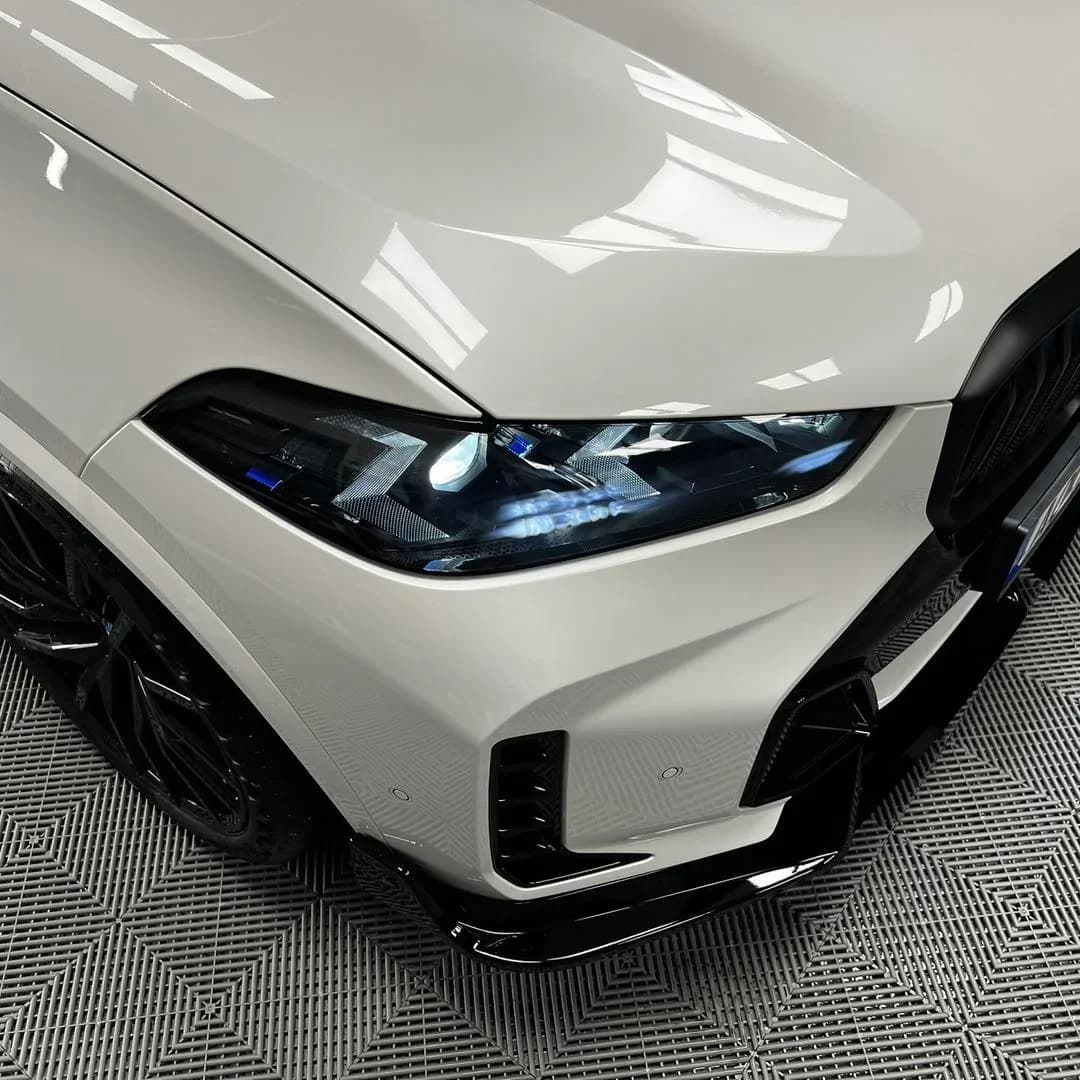 Poza Capota Fata BMW X5 in atelierul ETS Detailing cu folie de protectie PPF, bodykit M Performance si tratament ceramic Krytex - Proiect Satu Mare.