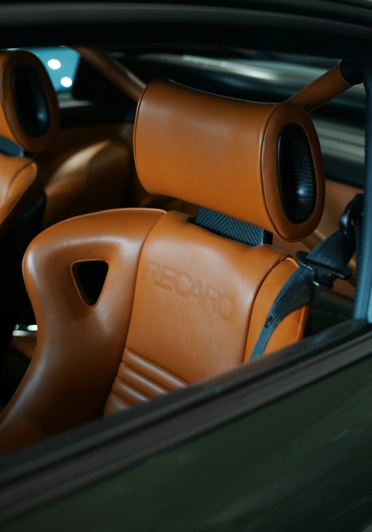 Reconditionare scaune piele auto ETS Detailing - reparatii crapaturi si vopsire profesionala piele