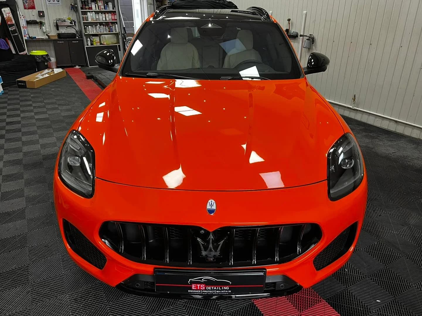 Maserati Grecale transformat cu folie de protectie PPF colorata, chrome delete si etrieri vopsiti la ETS Detailing Satu Mare.