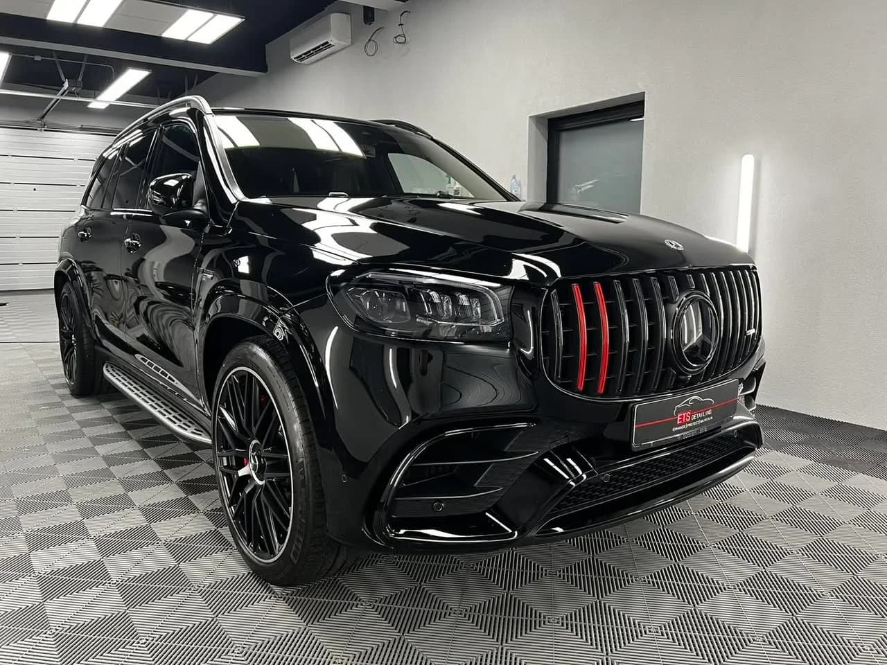 Poza Lateral Fata Mercedes GLS 63 AMG protejat cu folie PPF si ceramica Krytex in atelierul ETS Detailing Satu Mare.
